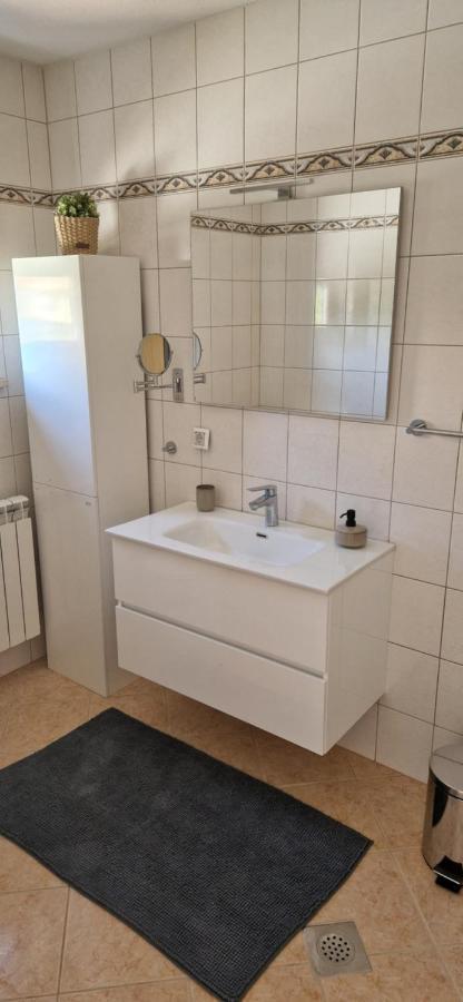 Villa Castanea - Kuca Za Odmor S Bazenom Kukci Экстерьер фото